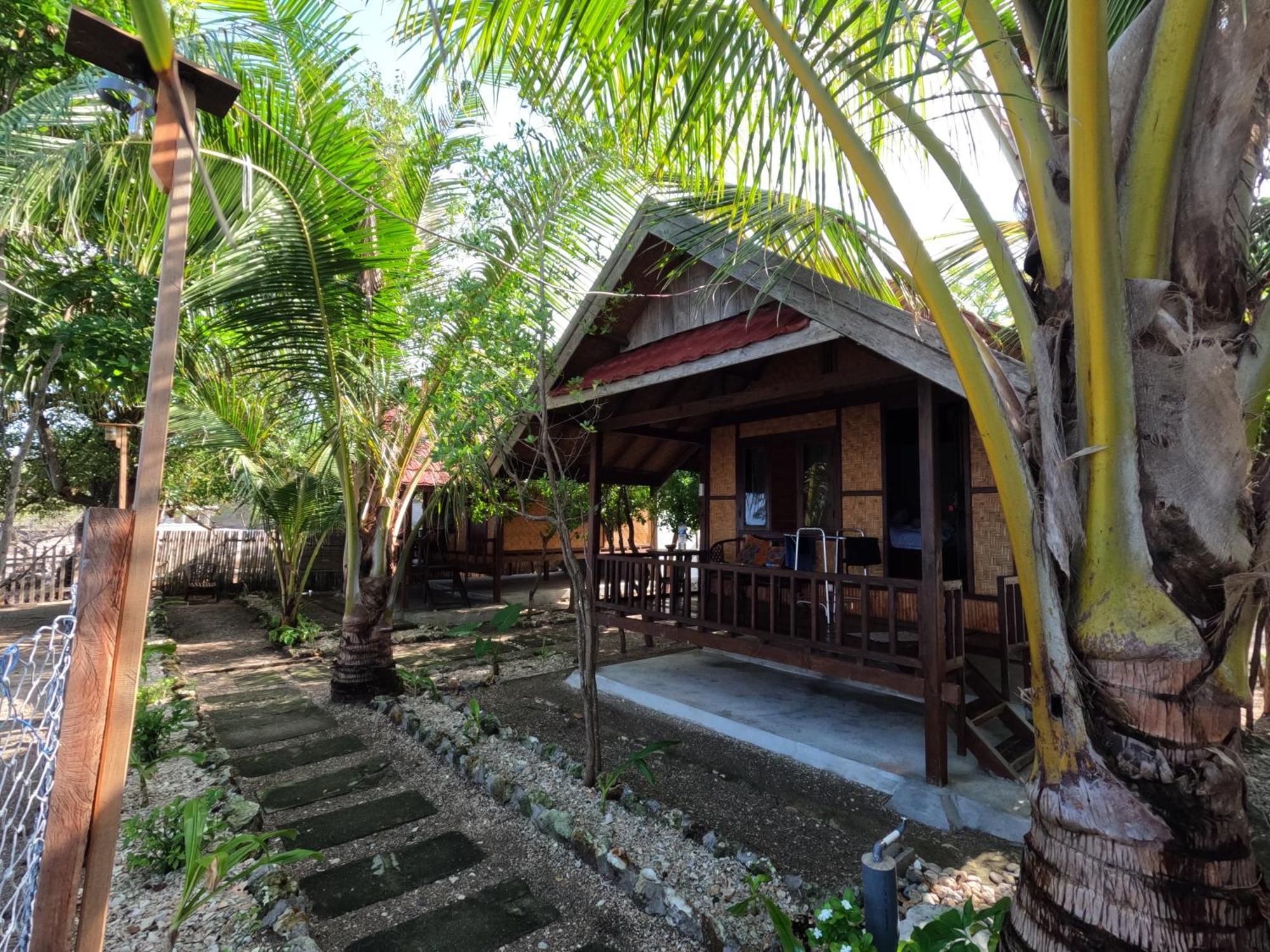 Maryan Moyo Bungalows & Resto Moyo Island 外观 照片